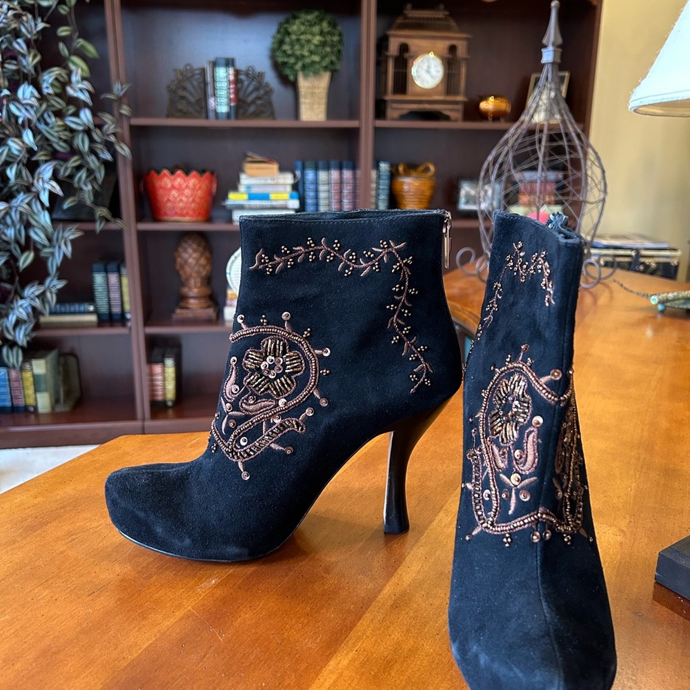 House of Harlow booties size 39.5 NWOT